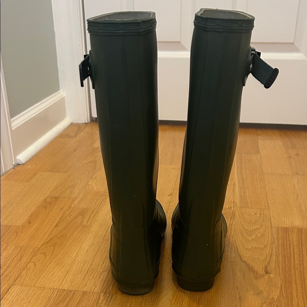14” Tall Hunter Dark Green boots! Read discription below! - Picture 4 of 5